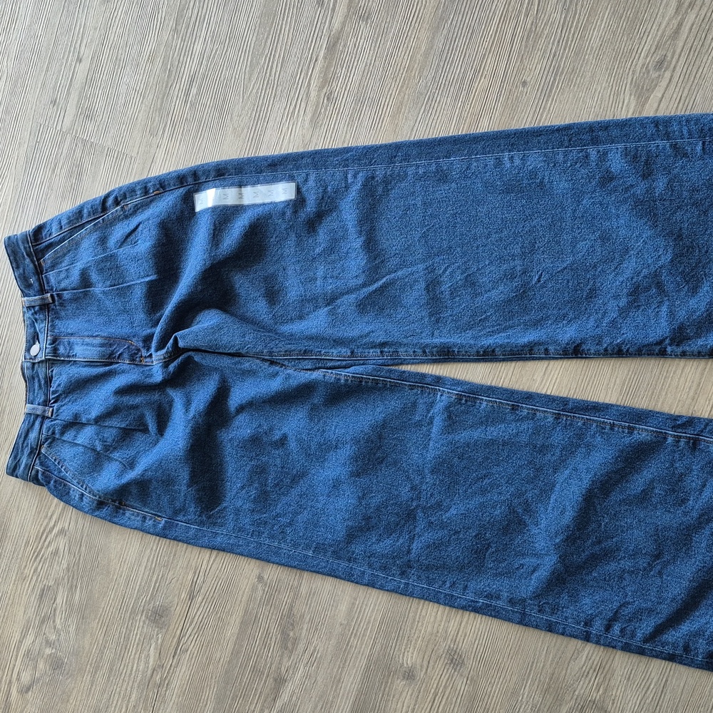 NWOT GU pleated front wide leg jeans. Size 24 regular